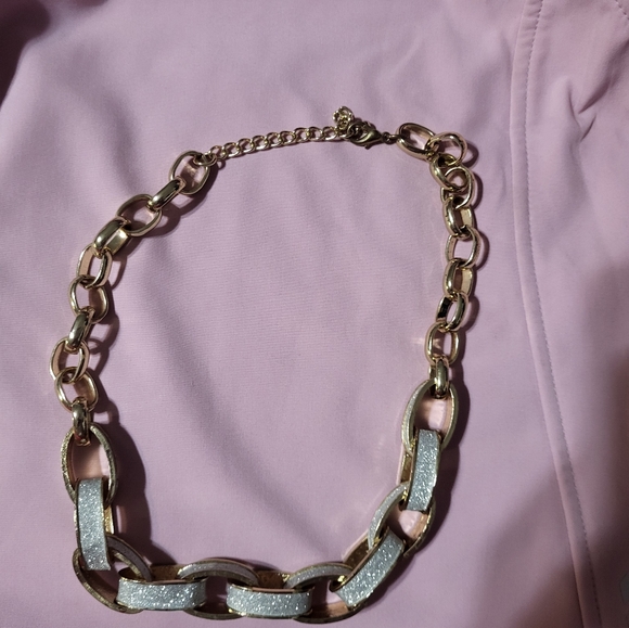 Vintage White Oval Rings Gold Tone Bib Necklace 18 inch - Picture 4 of 6